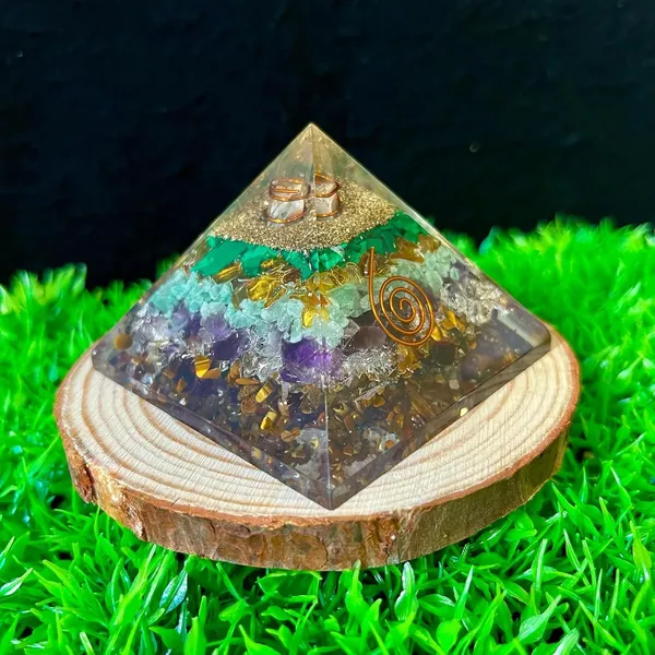 Orgone_Crystal_Pyramid