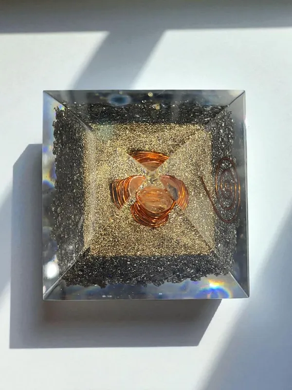 Crystal_Pyramid