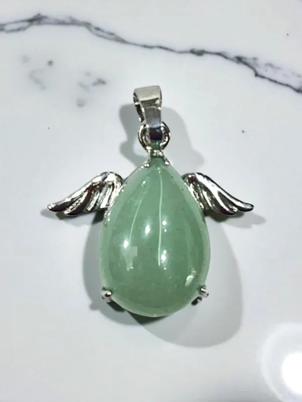 Crystal_Pendant_Necklace