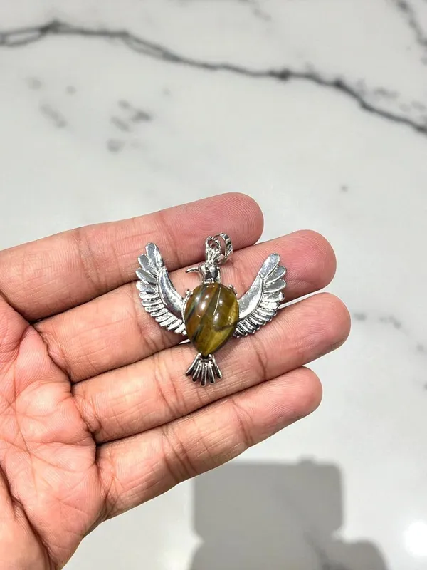 Flying_Eagle_Quartz_Crystal_Pendant_Necklace
