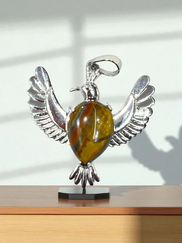Flying_Eagle_Quartz_Crystal_Pendant_Necklace