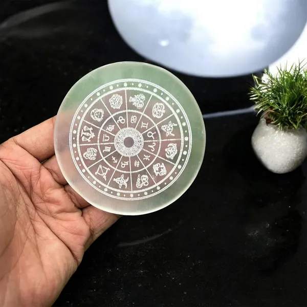 Selenite_Crystal_Charging_Plate_With_Engraved_Zodiac_Sign