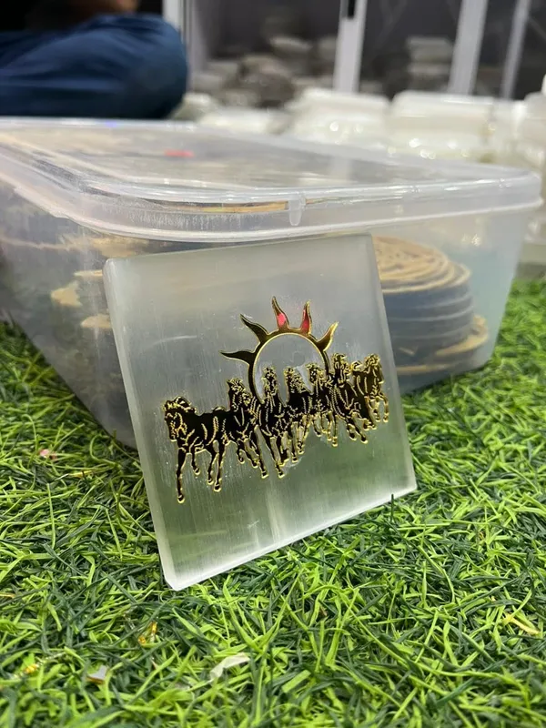 Seven_Horses_Crystal_Plate