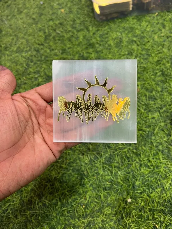 Seven_Horses_Crystal_Plate