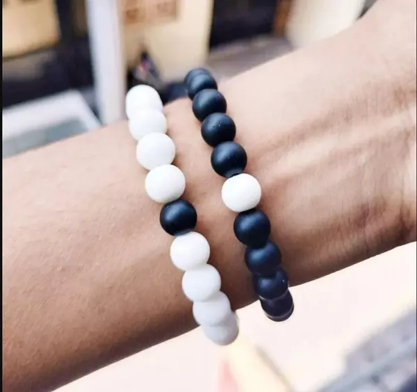 Agatesaura_Mother_of_Pearl_Pearl_Bracelet_(Pack_of_2)