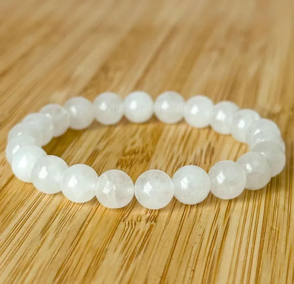 Agatesaura_Crystal_Beads,_Agate,_Crystal,_Jade,_Quartz_Bracelet_()