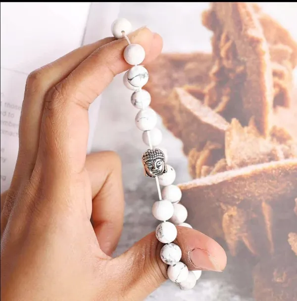 Agatesaura_Crystal_Agate,_Crystal,_Jade,_Quartz_Bracelet_()