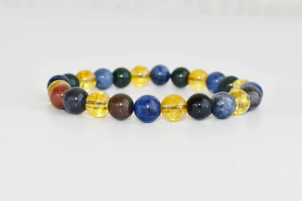 Agatesaura_Crystal_Agate,_Crystal,_Jade,_Quartz_Bracelet_()