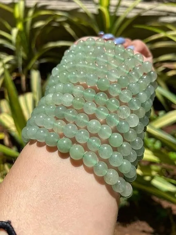 Agatesaura_Crystal_Agate,_Crystal,_Jade,_Quartz_Bracelet_()