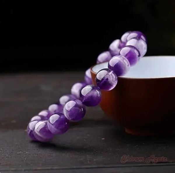 Agatesaura_Amethyst,_Crystal_Beads,_Agate,_Crystal,_Jade,_Quartz_Bracelet_()