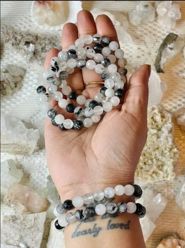 Agatesaura_Crystal_Agate,_Crystal,_Jade,_Quartz_Bracelet_()