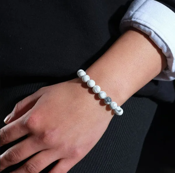 Agatesaura_Howlite,_Crystal_Beads,_Agate,_Crystal,_Jade,_Quartz_Bracelet_()