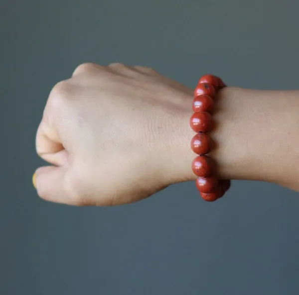 Agatesaura_Crystal,_Red_Beads,_Agate,_Crystal,_Jade,_Quartz_Bracelet_()
