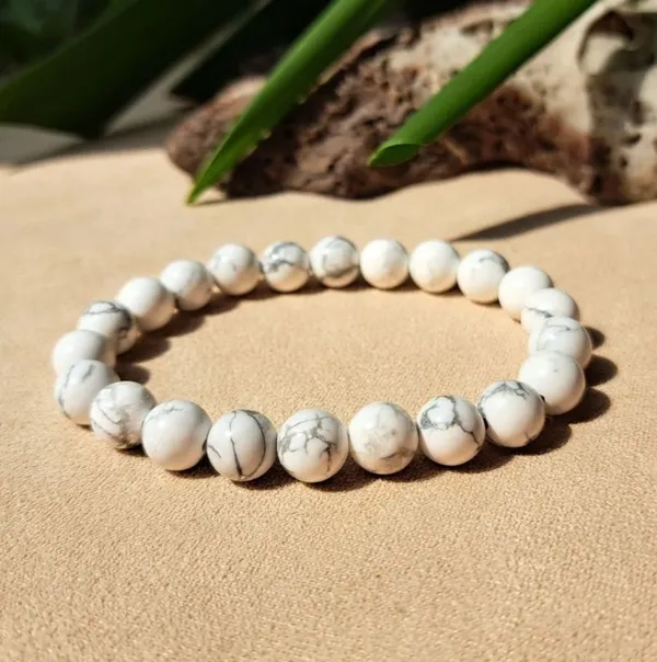 Agatesaura_Howlite,_Crystal_Beads,_Agate,_Crystal,_Jade,_Quartz_Bracelet_()