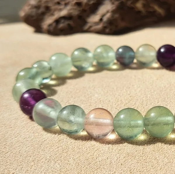 Agatesaura_Crystal_Beads,_Agate,_Crystal,_Jade,_Quartz_Bracelet_()