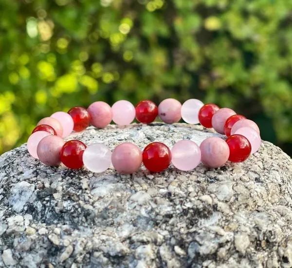 Agatesaura_Crystal_Agate,_Crystal,_Jade,_Quartz_Bracelet_()
