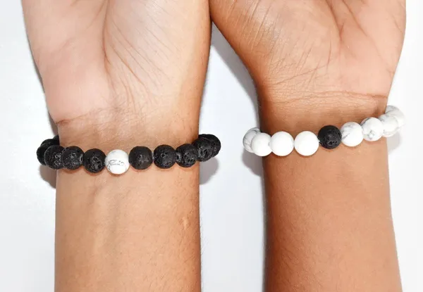 Agatesaura_Crystal_Beads,_Agate,_Crystal,_Jade,_Quartz_Bracelet_(Pack_of_2)