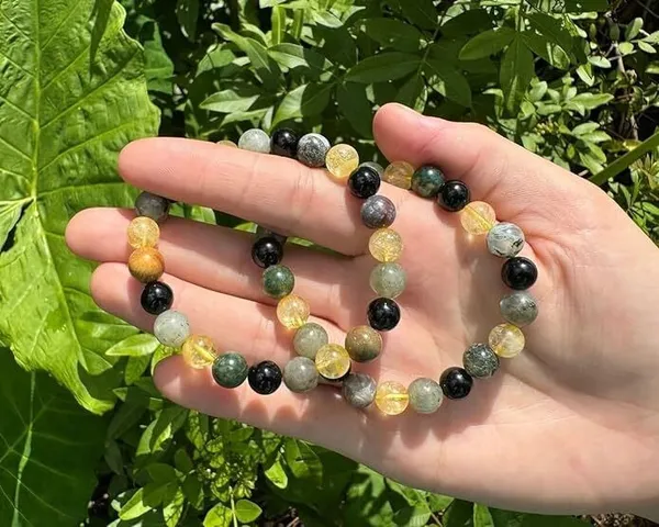 Agatesaura_Crystal_Agate,_Crystal,_Jade,_Quartz_Bracelet_()