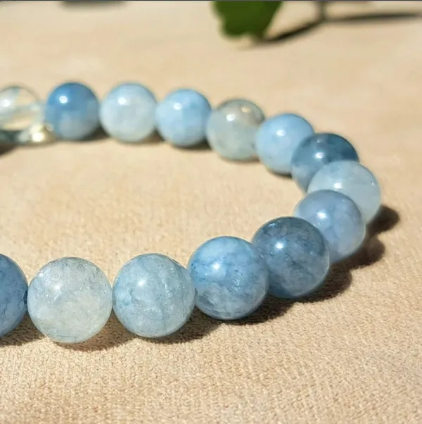 Multiagate_Crystal,_Aquamarine_Beads,_Agate,_Crystal,_Jade,_Quartz_Bracelet_()