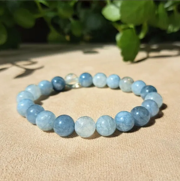 Multiagate_Crystal,_Aquamarine_Beads,_Agate,_Crystal,_Jade,_Quartz_Bracelet_()