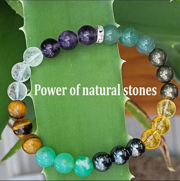 Multiagate_Crystal_Beads,_Agate,_Crystal,_Jade,_Quartz_Bracelet_()