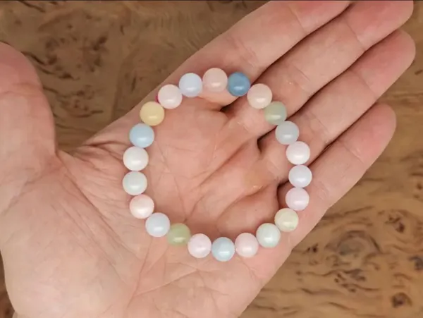 Multiagate_Crystal_Beads,_Agate,_Crystal,_Jade,_Quartz_Bracelet_()