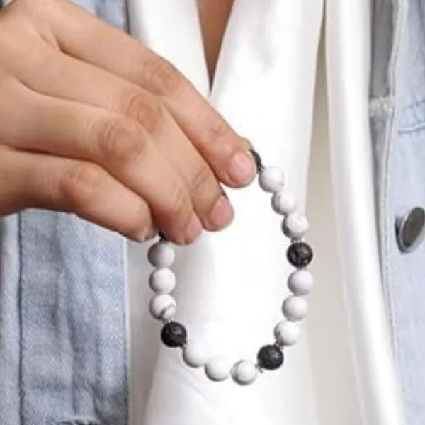 Multiagate_Stone,_Howlite,_Lava_Beads,_Crystal_Bracelet_()