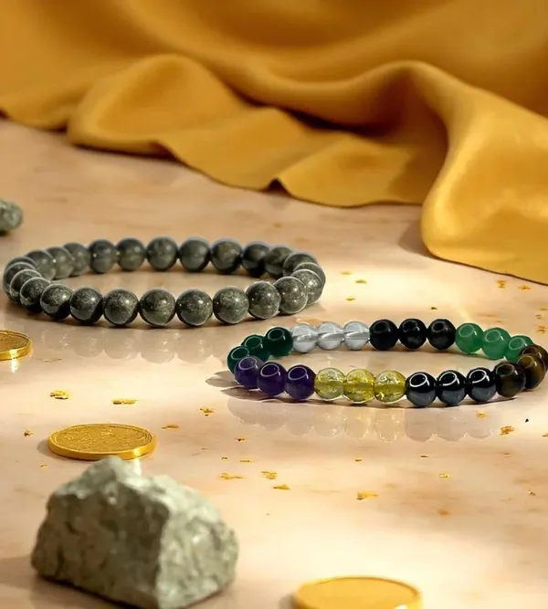 Multiagate_Green_Aventurine,_Golden_Pyrite,_Crystal,_Tiger's_Eye,_Citrine,_Clear_Quartz,_Green_Jade_Beads_Bracelet_()