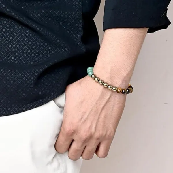 Multiagate_Stone,_Green_Aventurine,_Golden_Pyrite,_Tiger's_Eye,_Citrine_Beads,_Crystal_Charm_Bracelet_()
