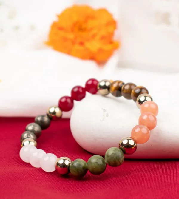 Multiagate_Green_Aventurine,_Golden_Pyrite,_Crystal,_Tiger's_Eye,_Citrine,_Clear_Quartz,_Green_Jade_Beads_Bracelet_()