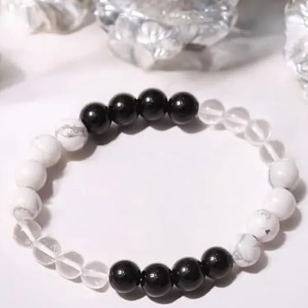 Multiagate_Stone,_Howlite,_Clear_Quartz,_Black_Obsidian_Beads,_Crystal_Charm_Bracelet_()