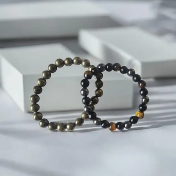 Multiagate_Pyrite,_Stone,_Tiger's_Eye,_Black_Obsidian_Beads,_Crystal_Charm_Bracelet_()