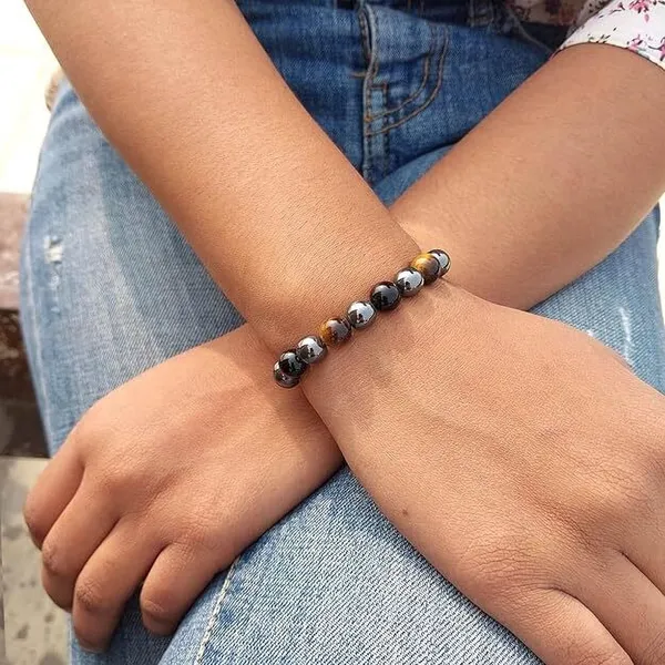 Multiagate_Crystal,_Tiger's_Eye,_Black_Obsidian_Beads_Charm_Bracelet_()