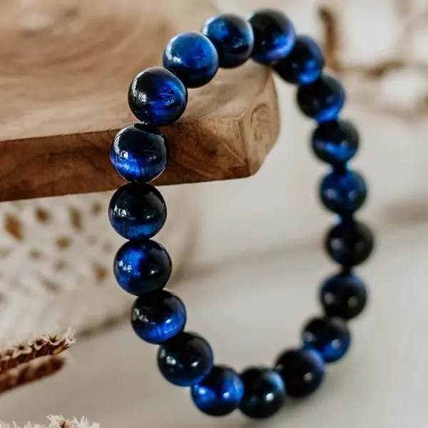 Multiagate_Crystal,_Tiger's_Eye_Beads_Charm_Bracelet_()