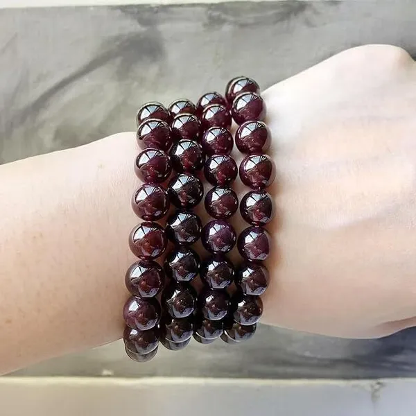 Multiagate_Crystal_Beads,_Garnet_Charm_Bracelet_()