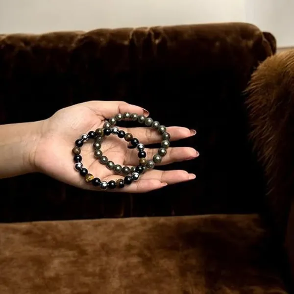 Multiagate_Pyrite,_Stone,_Tiger's_Eye,_Black_Obsidian_Beads,_Crystal_Charm_Bracelet_()
