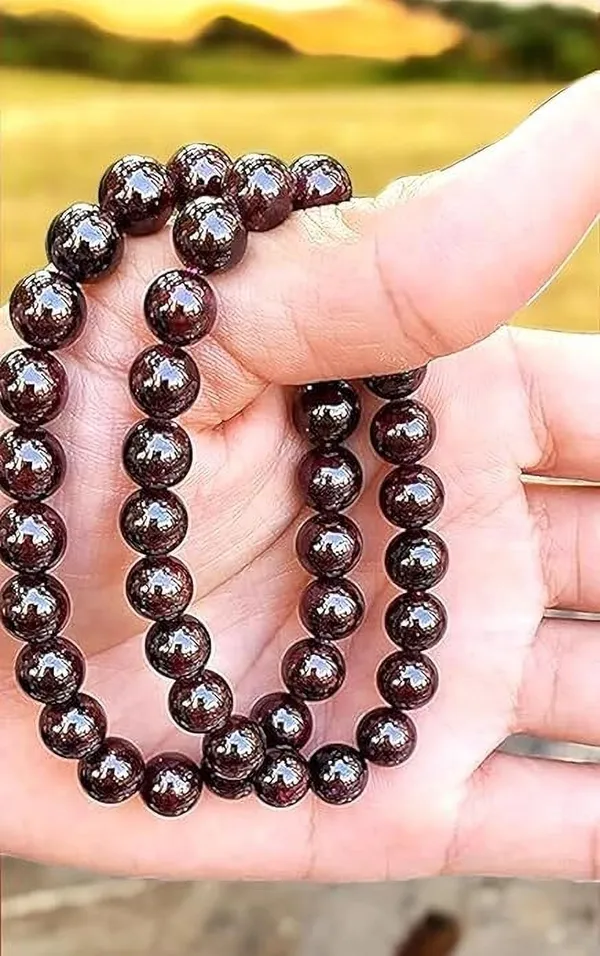 Multiagate_Crystal_Beads,_Garnet_Charm_Bracelet_()