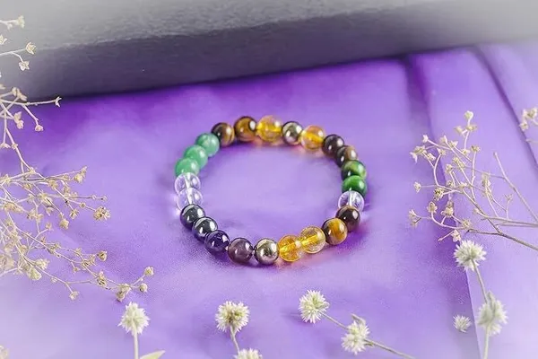 Multiagate_Stone,_Green_Aventurine,_Golden_Pyrite,_Tiger's_Eye,_Citrine,_Clear_Quartz_Beads,_Crystal_Charm_Bracelet_()