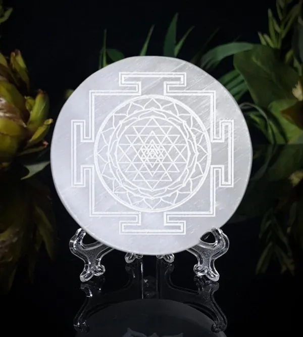 Multiagate_Selenite_Charging_Carving_Shree_Yantra_Selenite_Plate,_Vastu_Decorative_Showpiece__-__4_cm_(Stone,_White)