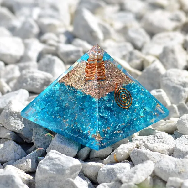 Multiagate_Aquamarine_Crystal_Pyramid_for_Chakra_Balance_Positive_Energy_Decorative_Showpiece__-__8_cm_(Crystal,_Blue)