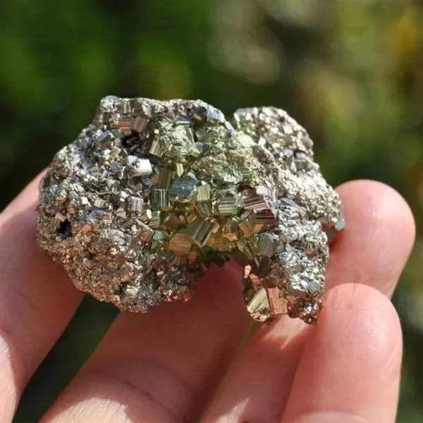 Multiagate_Selenite_Charging_Plate_–_3_Inch_with_10–20_Gram_Raw_Pyrite_Stone_Decorative_Showpiece__-__4_cm_(Stone,_White)