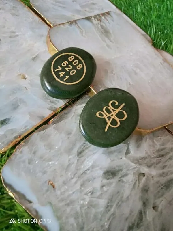 Multiagate_Decorative_Showpiece__-__10_cm_(Stone,_Green)