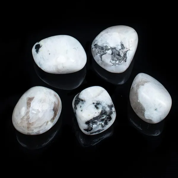 Multiagate_5_Pcs_Rainbow_Moonstone_Polished_Stones_and_Crystals,_Tumbled_Stones_Decorative_Showpiece__-__10_cm_(Stone,_White)