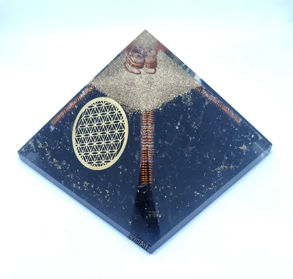 Multiagate_Decorative_Showpiece__-__10_cm_(Stone,_Black)