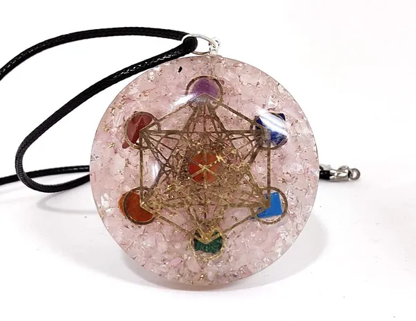 Multiagate_Rose_Quartz_Orgone_Pyramid_and_Pendant_with_Seven_Chakra_Metatron_Grid_Decorative_Showpiece__-__10_cm_(Stone,_Pink)