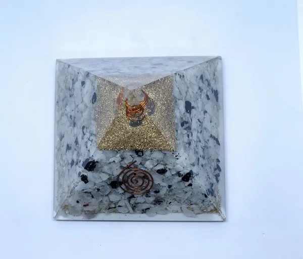 Multiagate_Decorative_Showpiece__-__10_cm_(Stone,_Multicolor)