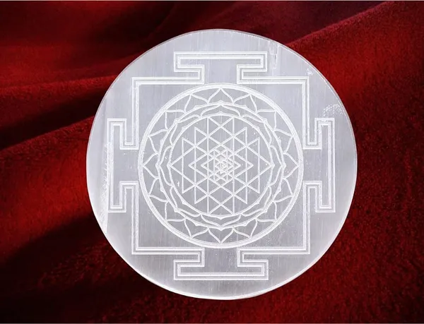 Multiagate_Selenite_Crystal_Charging_Plate,_Sri_Yantra_Energy_Decorative_Showpiece__-__9_cm_(Marble,_White)