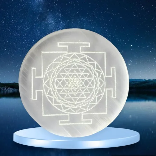 Multiagate_Decorative_Showpiece__-__10_cm_(Stone,_White)
