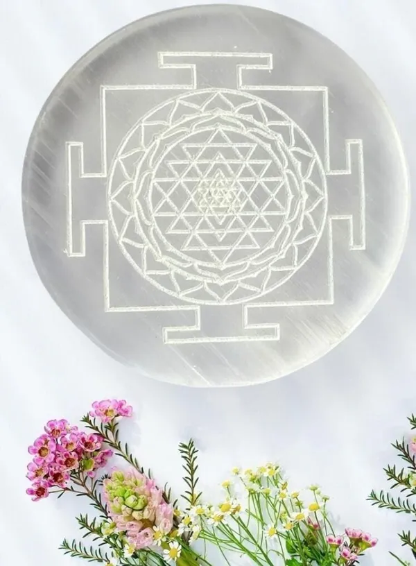 Multiagate_Decorative_Showpiece__-__10_cm_(Stone,_White)