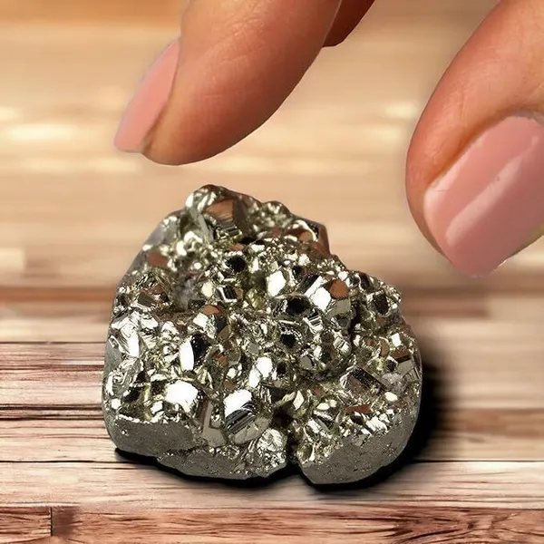 Multiagate_Decorative_Showpiece__-__5_cm_(Stone,_Crystal,_Silver,_Gold)
